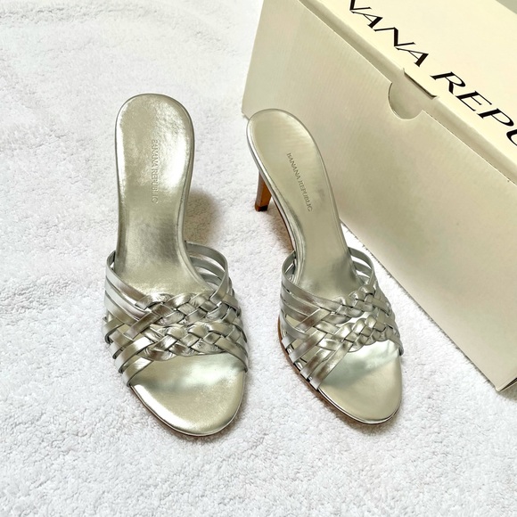 Banana Republic Silver Woven Leather Slide Heels Sandals - Picture 2 of 3